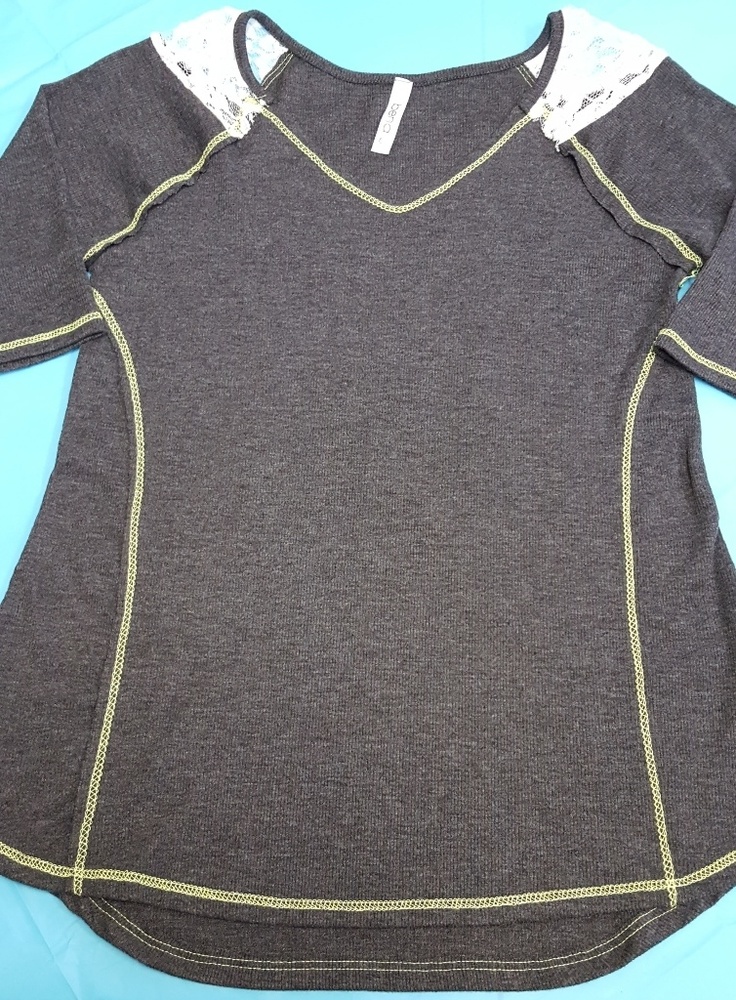 Bena J 3/4 Sleeve Shirt W/ Lace Shoulders